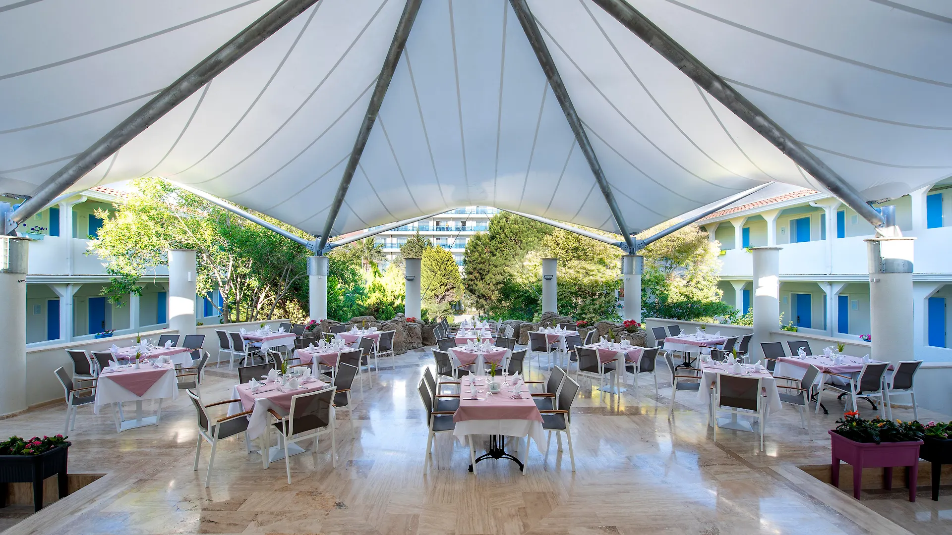 Flora Garden Ephesus Kusadasi Davutlar Hotel